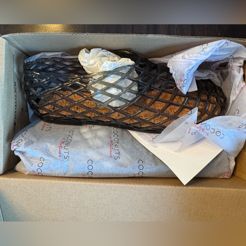 CocoNuts Black Wine Bottle Holder